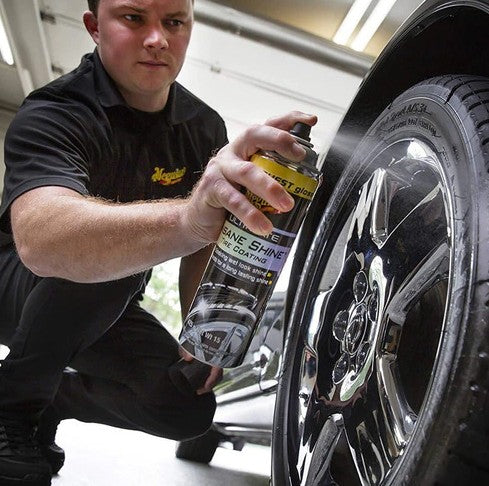 Meguiar's Ultimate Insane Shine Tire Coating – Soaking Wet-Look Tire Shine 24 oz (425 g)